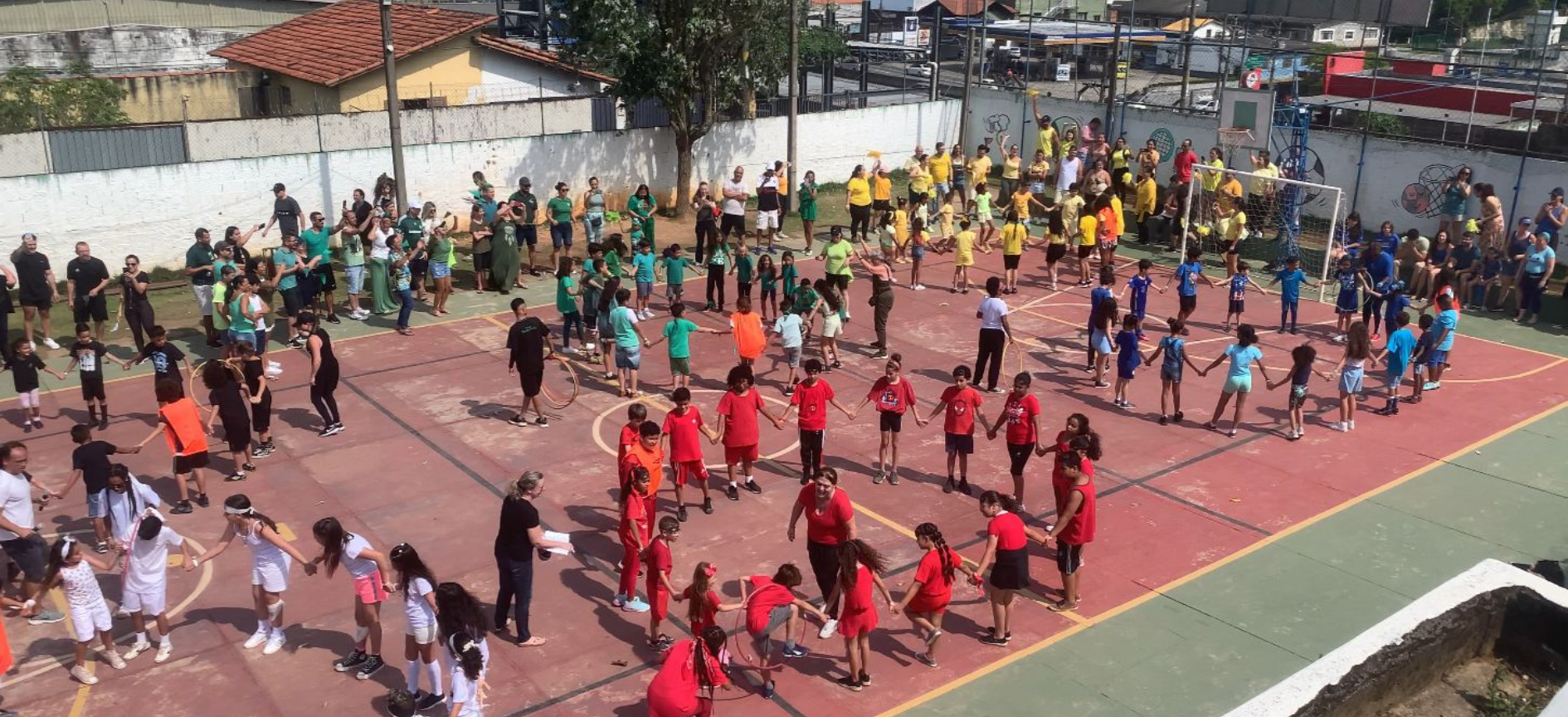 Colégio Porto Feliz: escola particular em Cotia, São Paulo, atendendo alunos de 3 anos ao 9º ano do Ensino Fundamental. Ensino tradicional com projetos como Mostra Cultural, Olimpíadas de Matemática e metodologias inovadoras, como salas de aula invertidas e aprendizagem baseada em problemas.