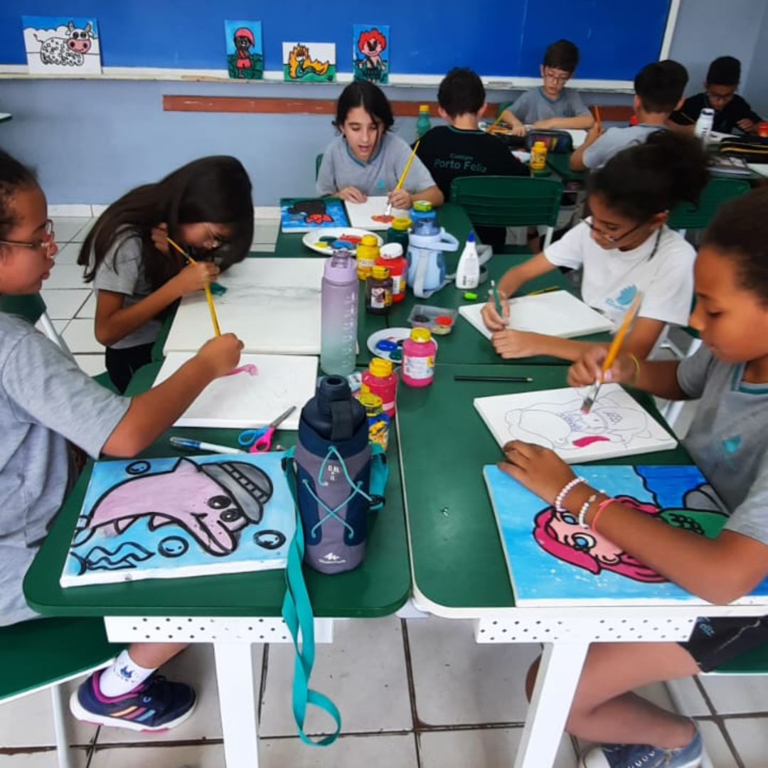 No 1º ao 5º ano do ensino fundamental do Colégio Porto Feliz, em Cotia, São Paulo, os alunos aprimoram suas habilidades de “aprender a aprender”. Esse período é fundamental para o desenvolvimento da leitura, escrita e raciocínio lógico, além de promover a compreensão sobre o ambiente natural e social, a tecnologia, as artes e os valores humanos. A proposta pedagógica do Colégio Porto Feliz visa proporcionar uma aprendizagem significativa, onde os estudantes adquirem competências e habilidades essenciais para sua formação integral.