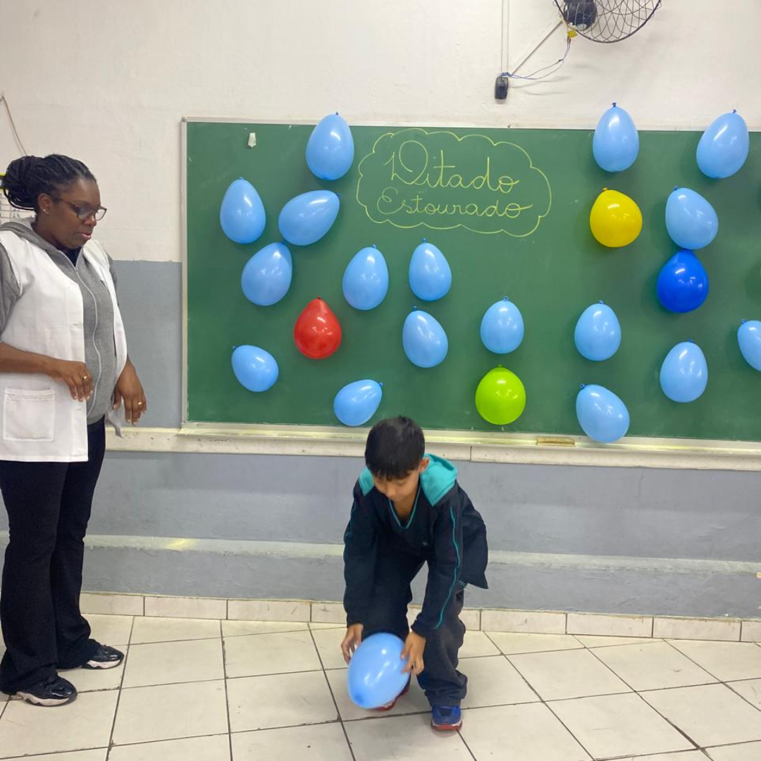 No 1º ao 5º ano do ensino fundamental do Colégio Porto Feliz, em Cotia, São Paulo, os alunos aprimoram suas habilidades de “aprender a aprender”. Esse período é fundamental para o desenvolvimento da leitura, escrita e raciocínio lógico, além de promover a compreensão sobre o ambiente natural e social, a tecnologia, as artes e os valores humanos. A proposta pedagógica do Colégio Porto Feliz visa proporcionar uma aprendizagem significativa, onde os estudantes adquirem competências e habilidades essenciais para sua formação integral.